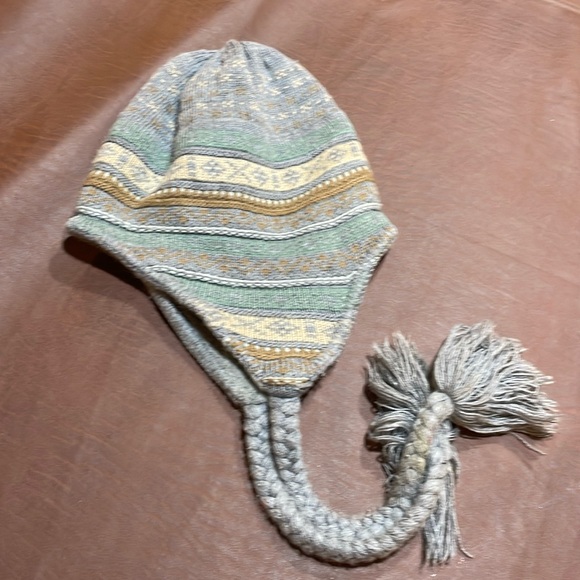 Winter hat - Picture 1 of 2